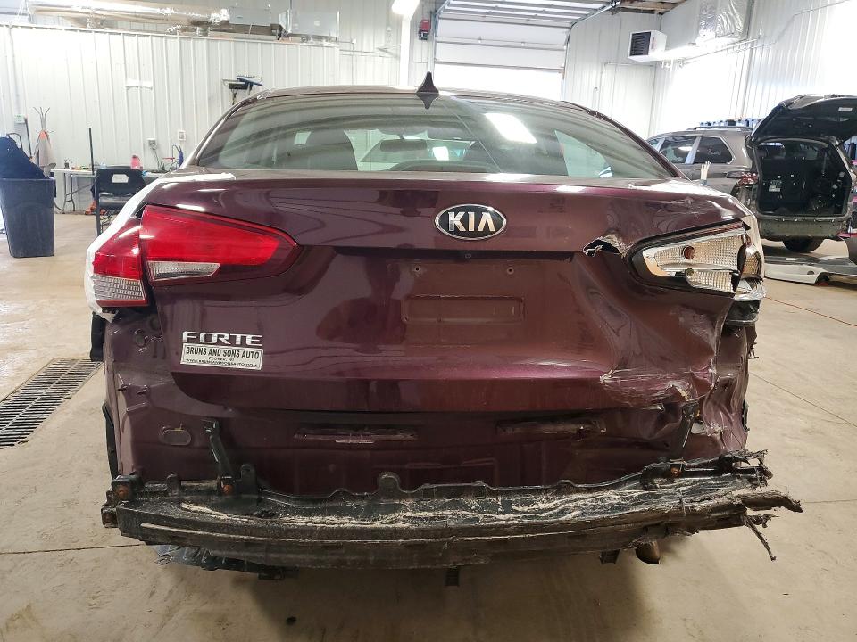 2017 Kia Forte მანქანა იყიდება აუქციონზე, vin: 3KPFK4A78HE062739, აუქციონის ნომერი: 49813036