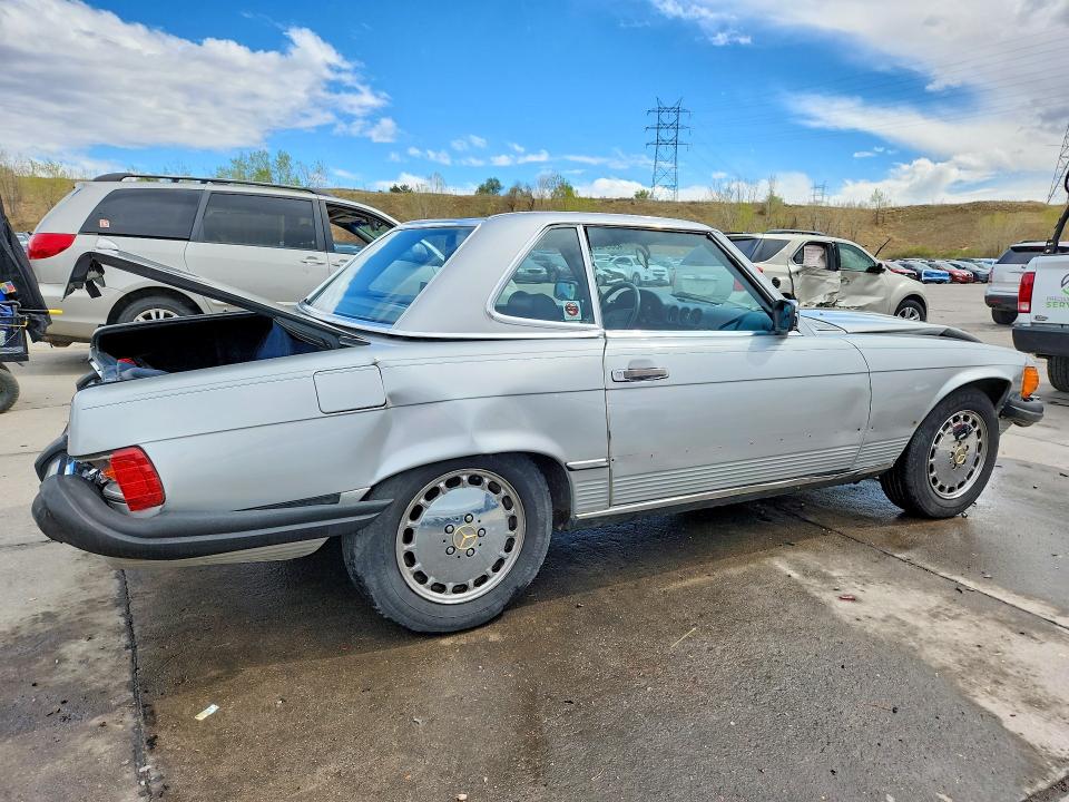 49994256 :رقم المزاد ، WDBBA48D1JA085221 vin ، 1988 Mercedes-benz 560 مزاد بيع