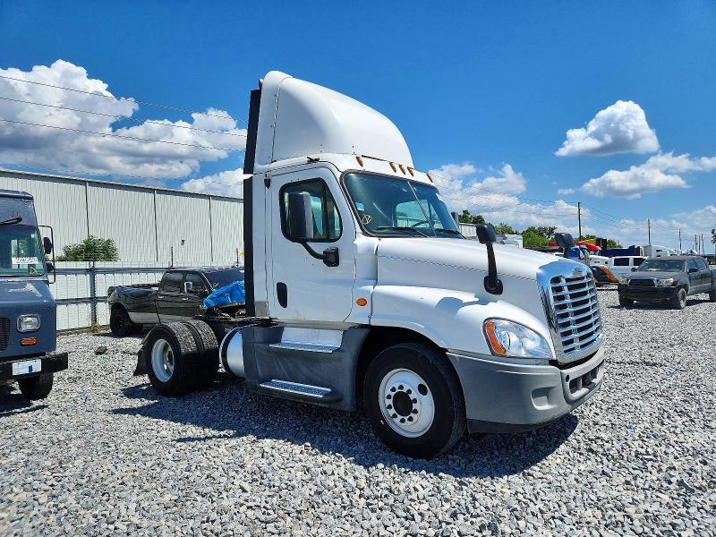 2016 Freightliner Cascadia 125 მანქანა იყიდება აუქციონზე, vin: 1FUBGEDV6GLHC5660, აუქციონის ნომერი: 50611856