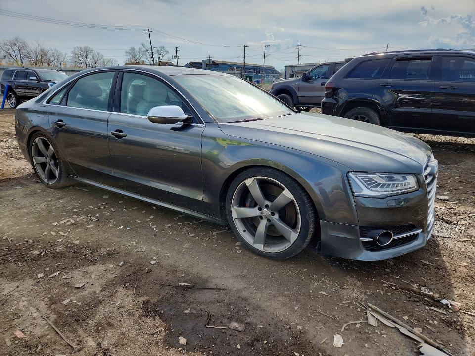 49652176 :رقم المزاد ، WAUD2AFD1EN002875 vin ، 2014 Audi S8 مزاد بيع