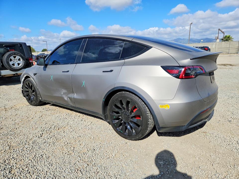 47988026 :رقم المزاد ، 7SAYGDEF9NF390787 vin ، 2022 Tesla Model Y مزاد بيع