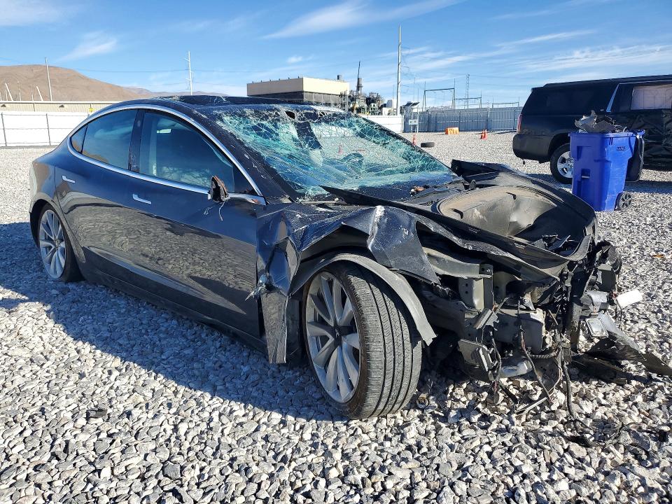 Продаж на аукціоні авто 2019 Tesla Model 3, vin: 5YJ3E1EB0KF535221, номер лоту: 51149596