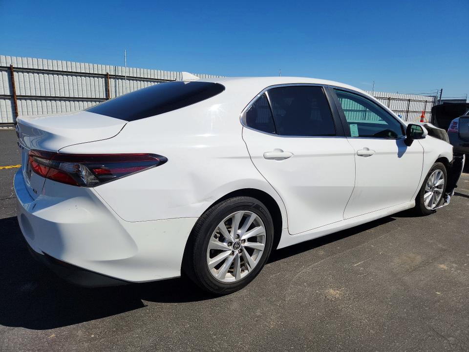 Продаж на аукціоні авто 2022 Toyota Camry, vin: 4T1C11AK6NU617673, номер лоту: 48645546