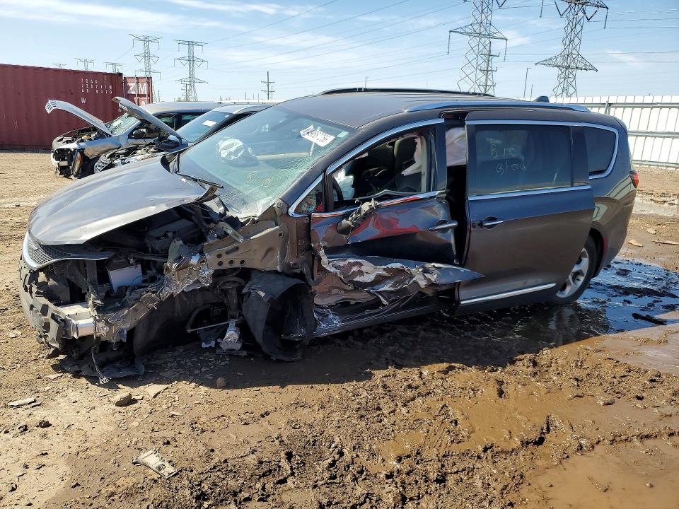 49867256 :رقم المزاد ، 2C4RC1EG9HR528907 vin ، 2017 Chrysler Pacifica مزاد بيع