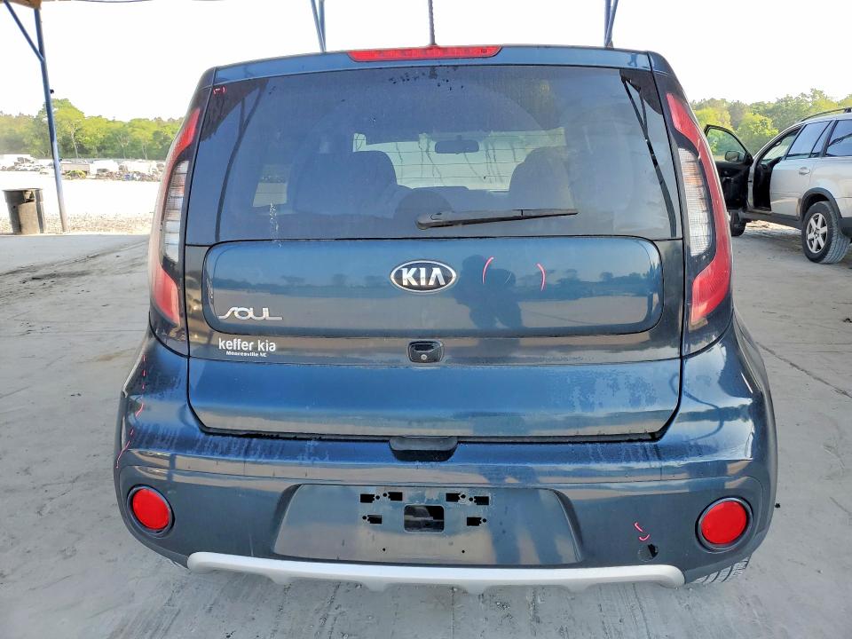 50831196 :رقم المزاد ، KNDJP3A52J7517384 vin ، 2018 Kia Soul مزاد بيع