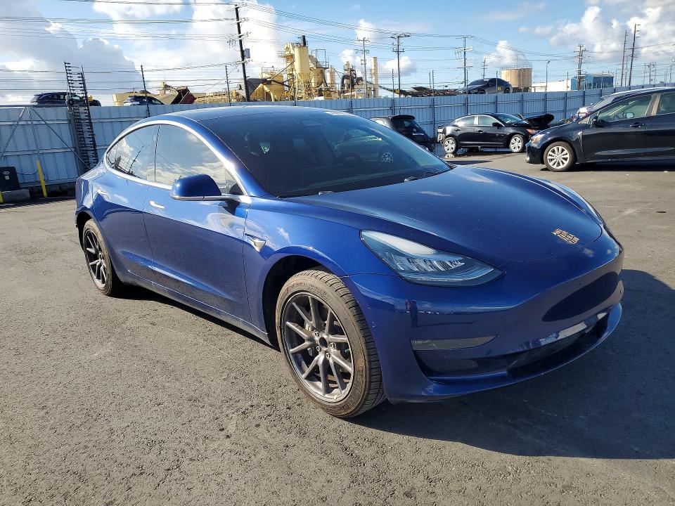 49790586 :رقم المزاد ، 5YJ3E1EA0KF326262 vin ، 2019 Tesla Model 3 مزاد بيع