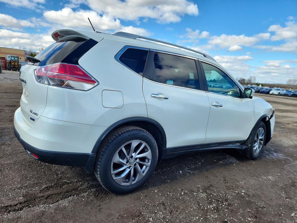 2015 Nissan Rogue მანქანა იყიდება აუქციონზე, vin: 5N1AT2MV8FC920586, აუქციონის ნომერი: 51544206