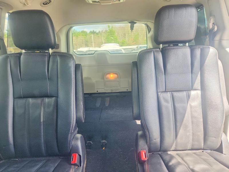 49076956 :رقم المزاد ، 2C4RC1BG8DR797382 vin ، 2013 Chrysler Town & Country مزاد بيع