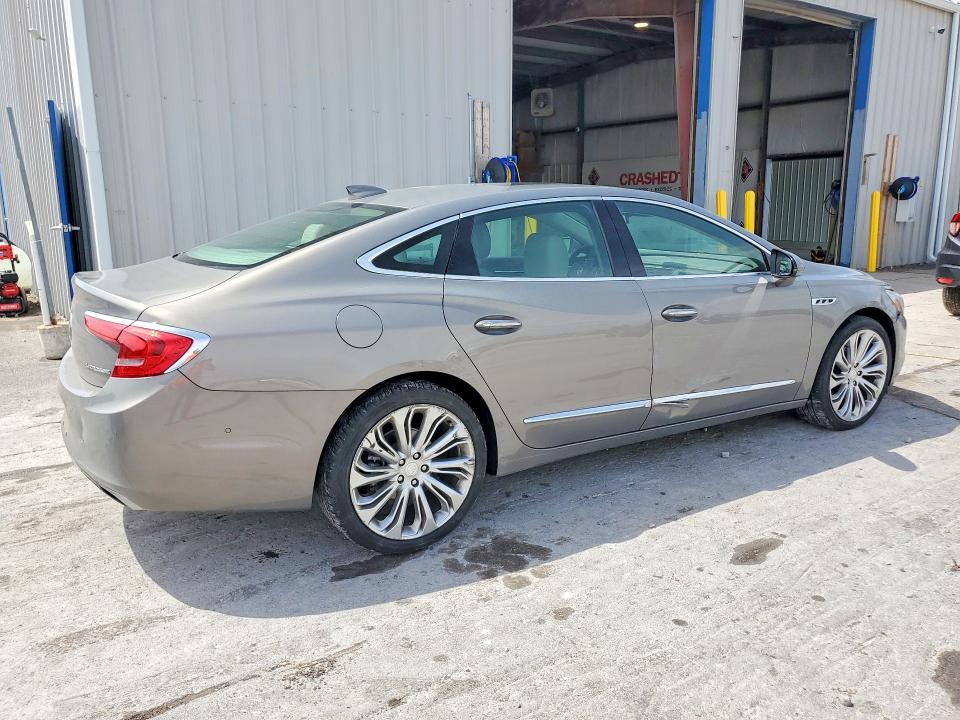 49900966 :رقم المزاد ، 1G4ZR5SS3JU118042 vin ، 2018 Buick Lacrosse مزاد بيع