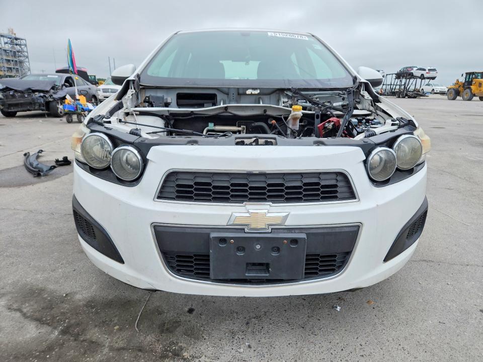 51528676 :رقم المزاد ، 1G1JA6SH2G4170640 vin ، 2016 Chevrolet Sonic مزاد بيع