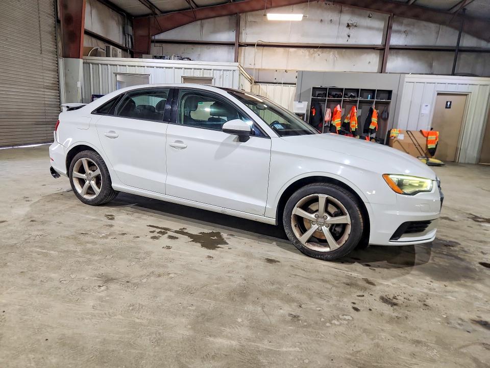 49984266 :رقم المزاد ، WAUBFGFF3F1006497 vin ، 2015 Audi A3 مزاد بيع