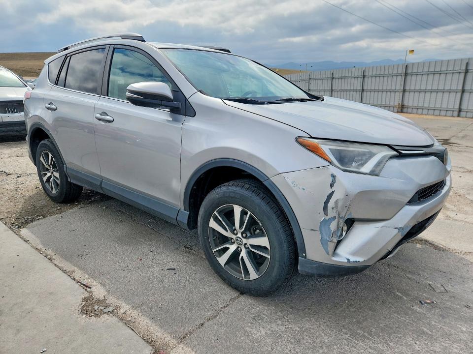 2018 Toyota Rav4 მანქანა იყიდება აუქციონზე, vin: 2T3RFREV0JW814290, აუქციონის ნომერი: 51093646