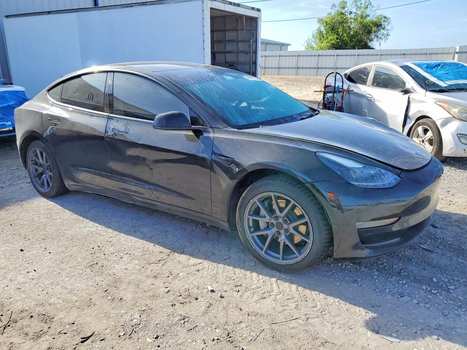 49550086 :رقم المزاد ، 5YJ3E1EA2NF185280 vin ، 2022 Tesla Model 3 مزاد بيع
