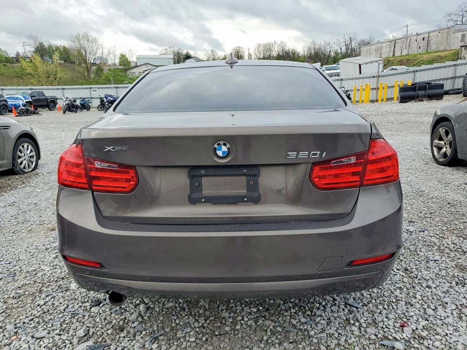 48861066 :رقم المزاد ، WBA3C3G52ENR25894 vin ، 2014 Bmw 320 مزاد بيع