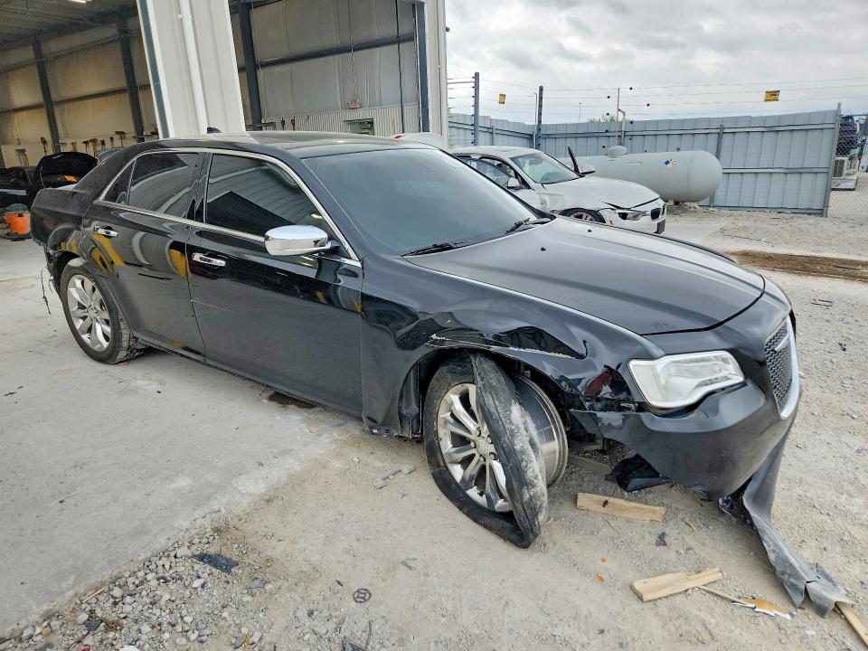 Продажа на аукционе авто 2016 Chrysler 300c, vin: 2C3CCAKG4GH111486, номер лота: 50685366