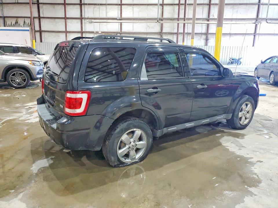 2011 Ford Escape მანქანა იყიდება აუქციონზე, vin: 1FMCU0DG9BKB00173, აუქციონის ნომერი: 48770146