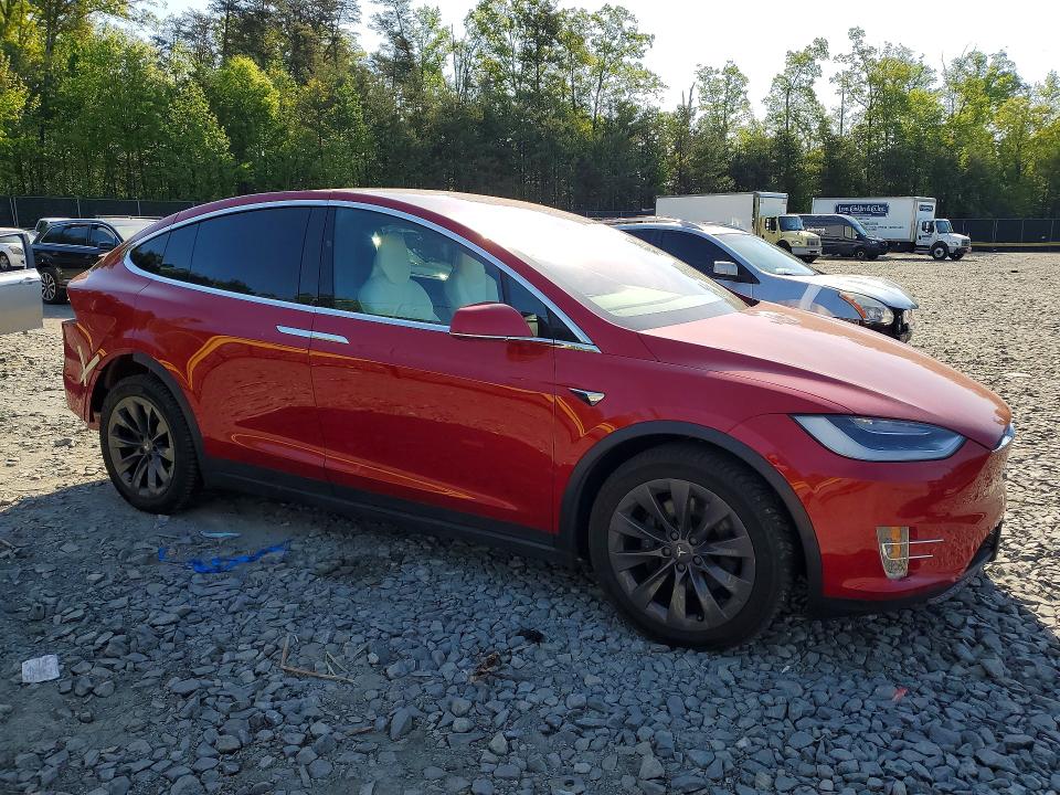50899406 :رقم المزاد ، 5YJXCAE20JF127355 vin ، 2018 Tesla Model X مزاد بيع