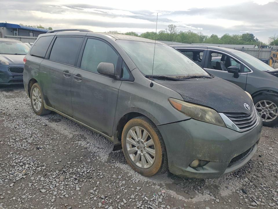 48641726 :رقم المزاد ، 5TDJK3DC2BS006046 vin ، 2011 Toyota Sienna مزاد بيع