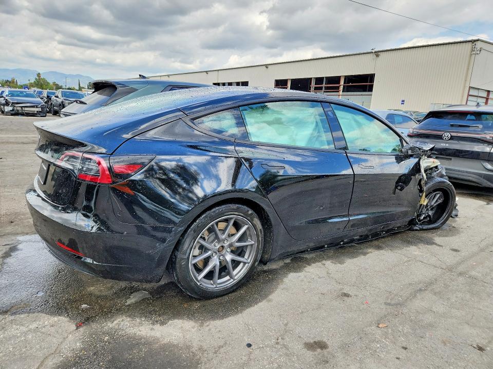 48638796 :رقم المزاد ، 5YJ3E1EAXNF186242 vin ، 2022 Tesla Model 3 مزاد بيع
