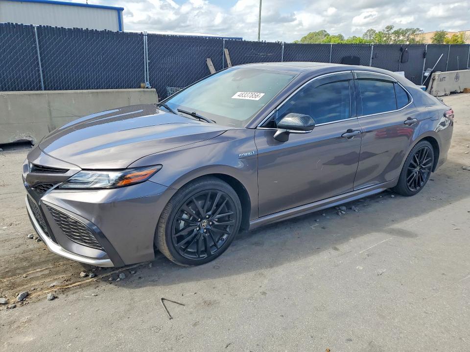 48337856 :رقم المزاد ، 4T1K31AK3MU565584 vin ، 2021 Toyota Camry Hybrid مزاد بيع