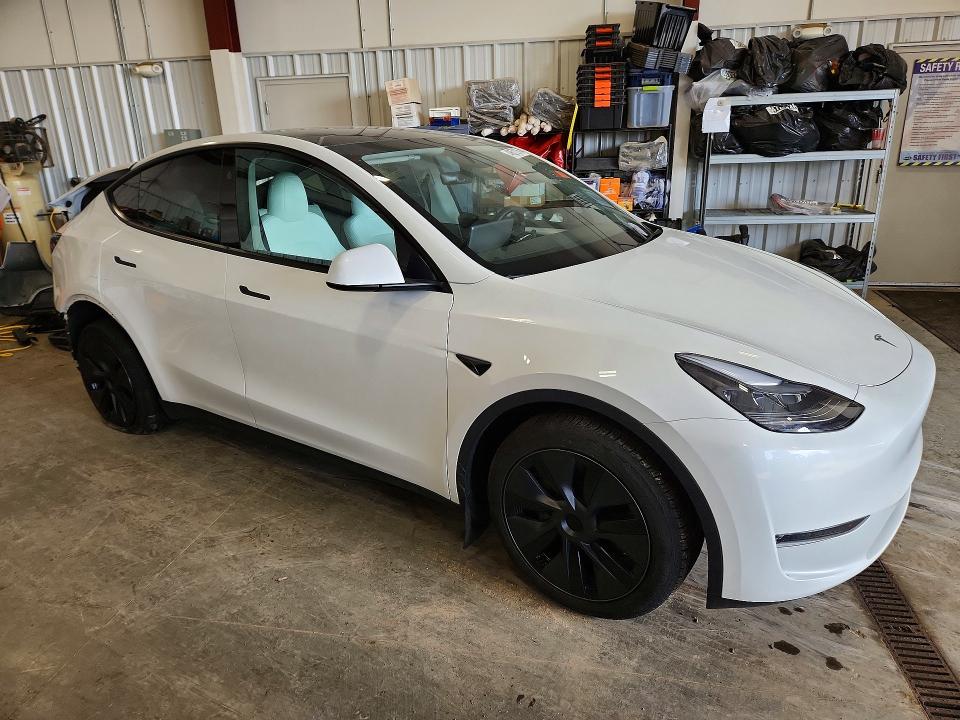 49672176 :رقم المزاد ، 7SAYGDEE1RF207993 vin ، 2024 Tesla Model Y مزاد بيع