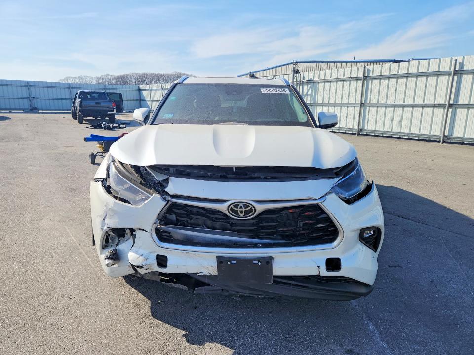Продажа на аукционе авто 2021 Toyota Highlander, vin: 5TDGZRBH6MS130251, номер лота: 49512646