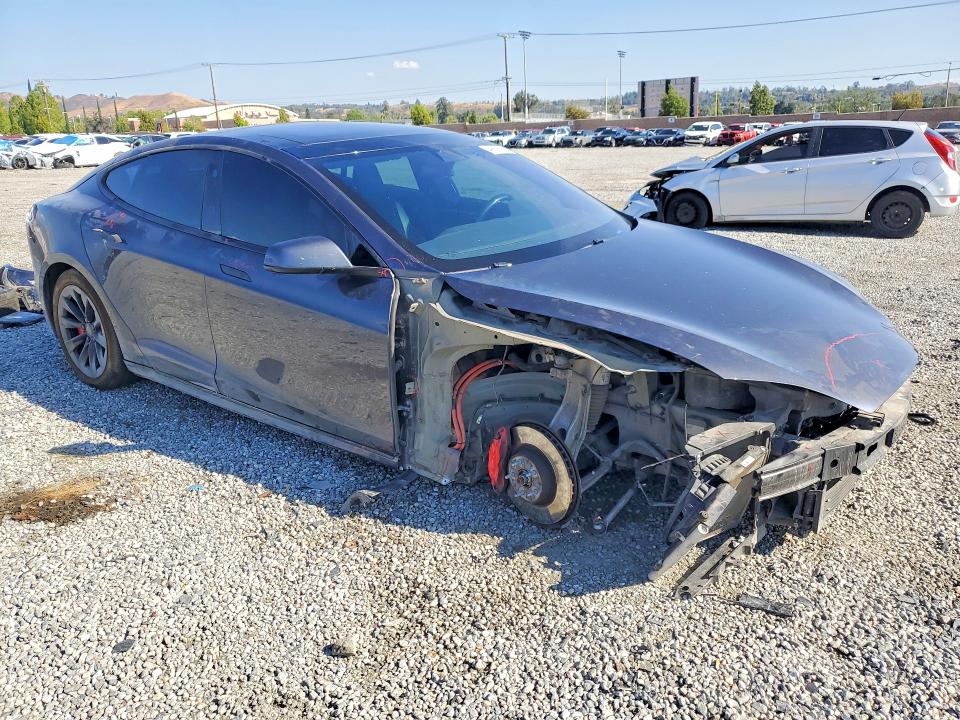 49656526 :رقم المزاد ، 5YJSA1E27JF242566 vin ، 2018 Tesla Model S مزاد بيع