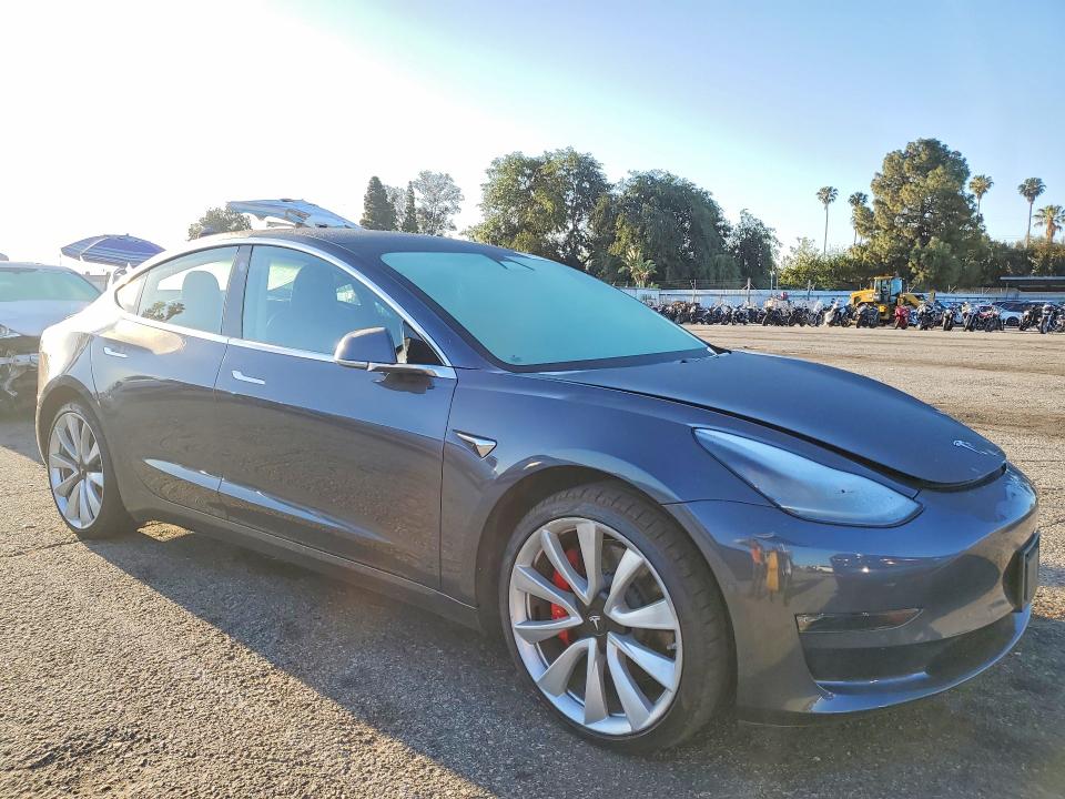 Продажа на аукционе авто 2019 Tesla Model 3, vin: 5YJ3E1EB3KF368000, номер лота: 49829966