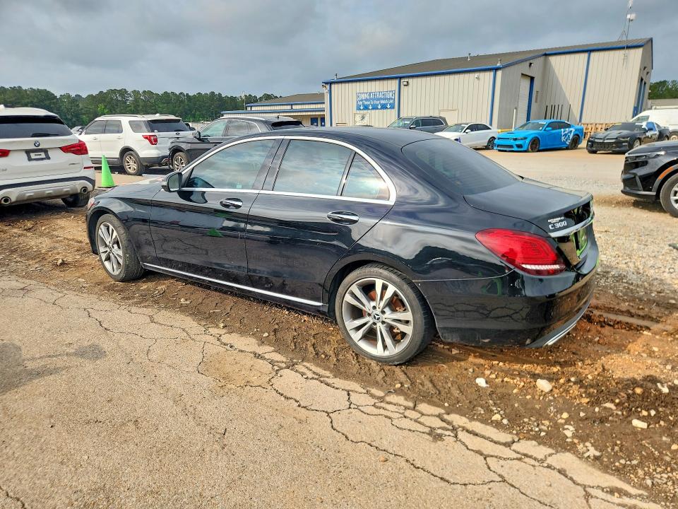 51512636 :رقم المزاد ، WDDWF8DB8LR561023 vin ، 2020 Mercedes-benz C مزاد بيع