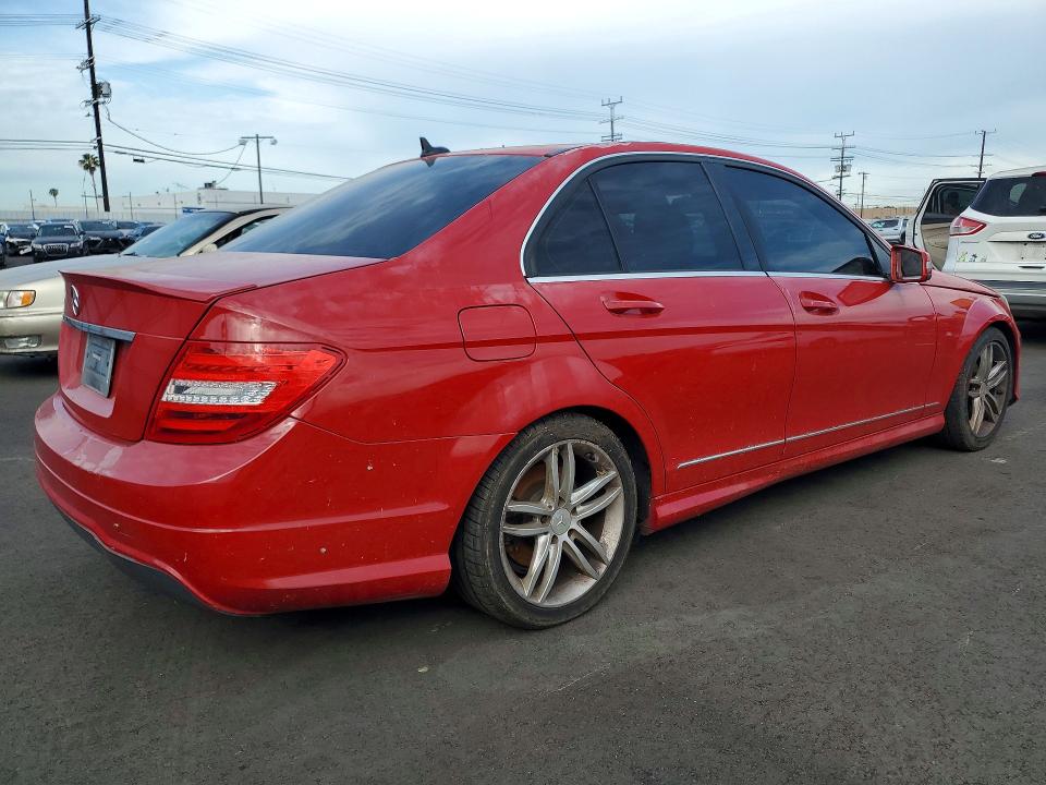 Продажа на аукционе авто 2013 Mercedes-benz C, vin: WDDGF4HB9DA764817, номер лота: 47459986