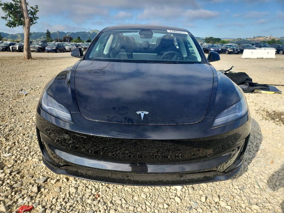 77005675 :رقم المزاد ، 5YJ3E1ET9SF078059 vin ، 2025 Tesla Model 3 مزاد بيع
