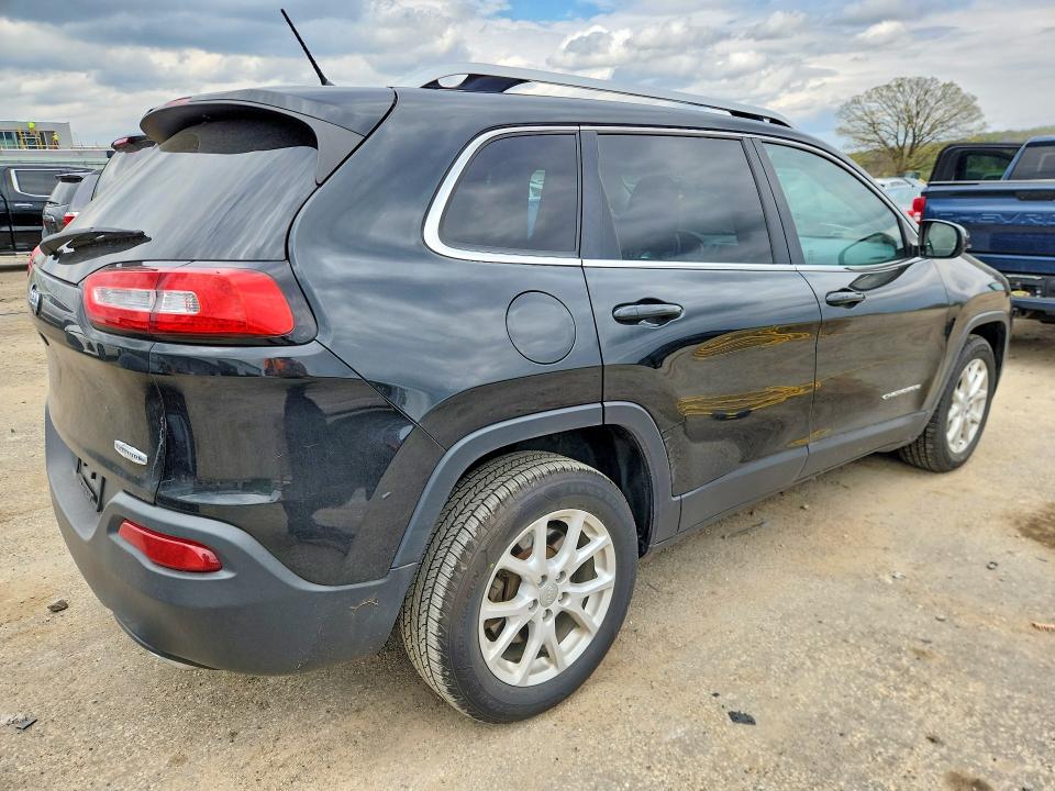 52076946 :رقم المزاد ، 1C4PJLCS7FW531728 vin ، 2015 Jeep Cherokee مزاد بيع