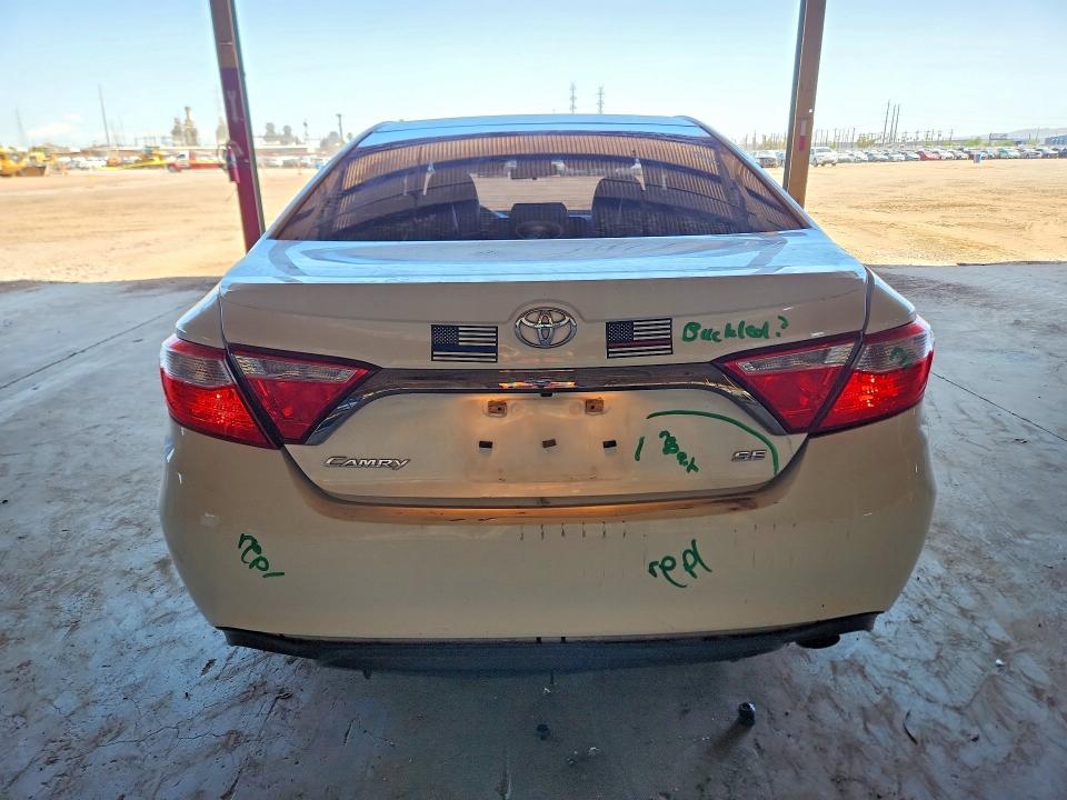 48697536 :رقم المزاد ، 4T1BF1FK2GU141852 vin ، 2016 Toyota Camry مزاد بيع