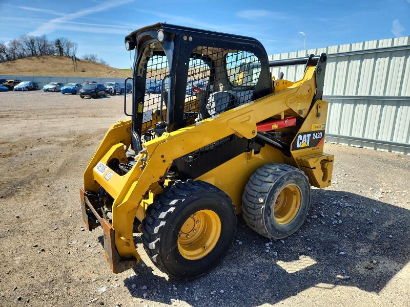 48572086 :رقم المزاد ، CAT0242DEDZT05057 vin ، 2019 Caterillar 242d Hf. Rwd مزاد بيع