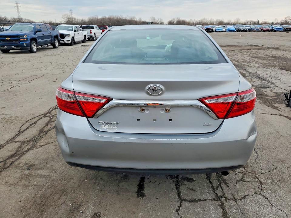 49056076 :رقم المزاد ، 4T1BF1FK5HU331730 vin ، 2017 Toyota Camry مزاد بيع