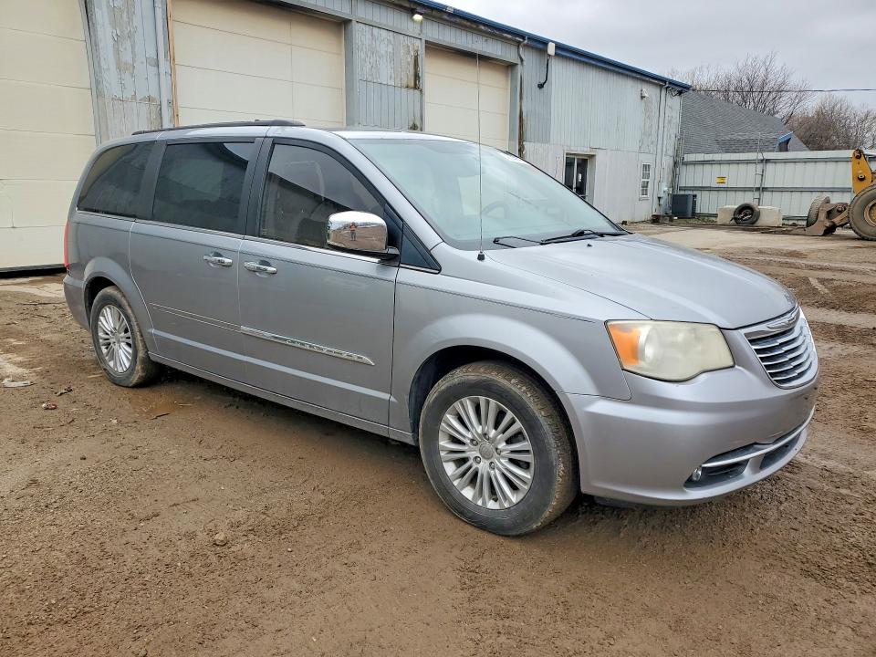 48040676 :رقم المزاد ، 2C4RC1CG0DR659768 vin ، 2013 Chrysler Town & Country مزاد بيع