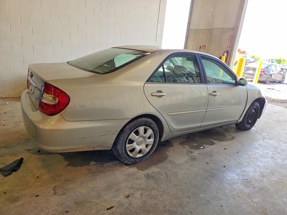 50855926 :رقم المزاد ، 4T1BE32K83U241212 vin ، 2003 Toyota Camry مزاد بيع