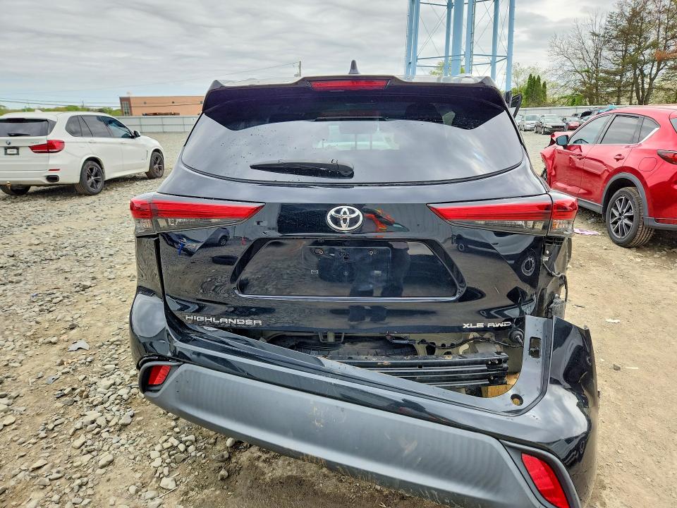 51687516 :رقم المزاد ، 5TDGZRBHXMS132634 vin ، 2021 Toyota Highlander مزاد بيع