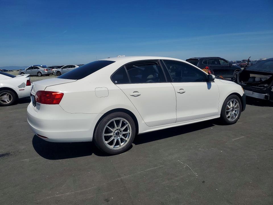 49173506 :رقم المزاد ، 3VWBP7AJ4CM317492 vin ، 2012 Volkswagen Jetta مزاد بيع