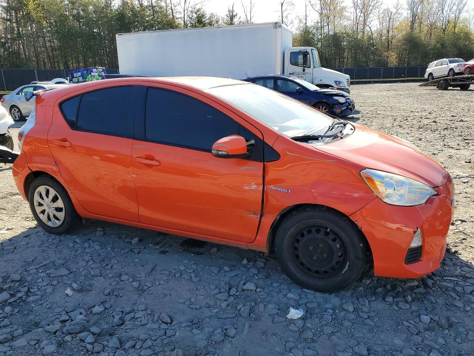 49096186 :رقم المزاد ، JTDKDTB34E1084685 vin ، 2014 Toyota Prius C مزاد بيع