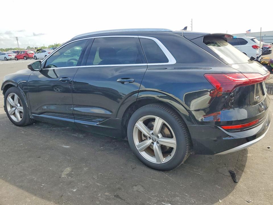 Продаж на аукціоні авто 2019 Audi E-tron, vin: WA1LAAGE1KB023001, номер лоту: 47993406