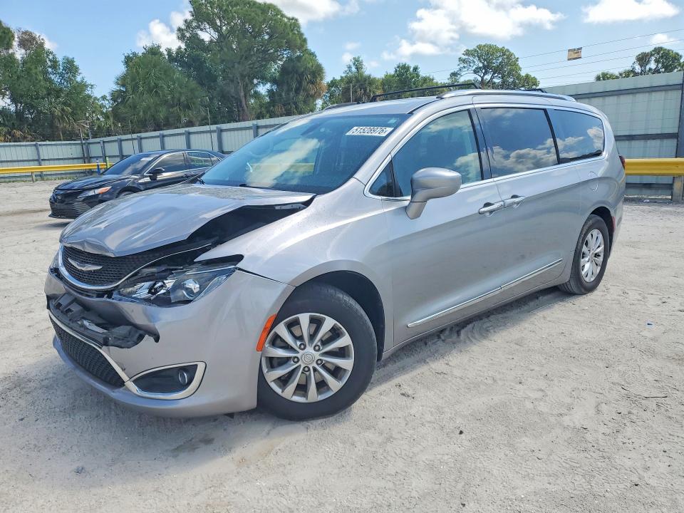 Продажа на аукционе авто 2018 Chrysler Pacifica, vin: 2C4RC1BG9JR290793, номер лота: 51528976