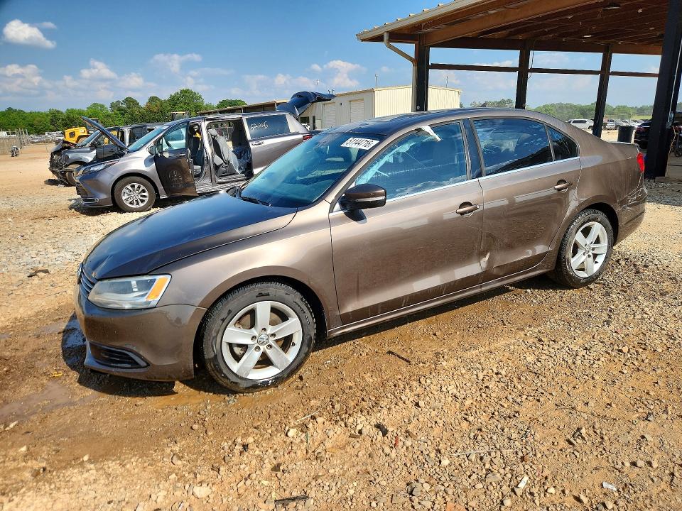 51144716 :رقم المزاد ، 3VWLL7AJ0EM432402 vin ، 2014 Volkswagen Jetta مزاد بيع