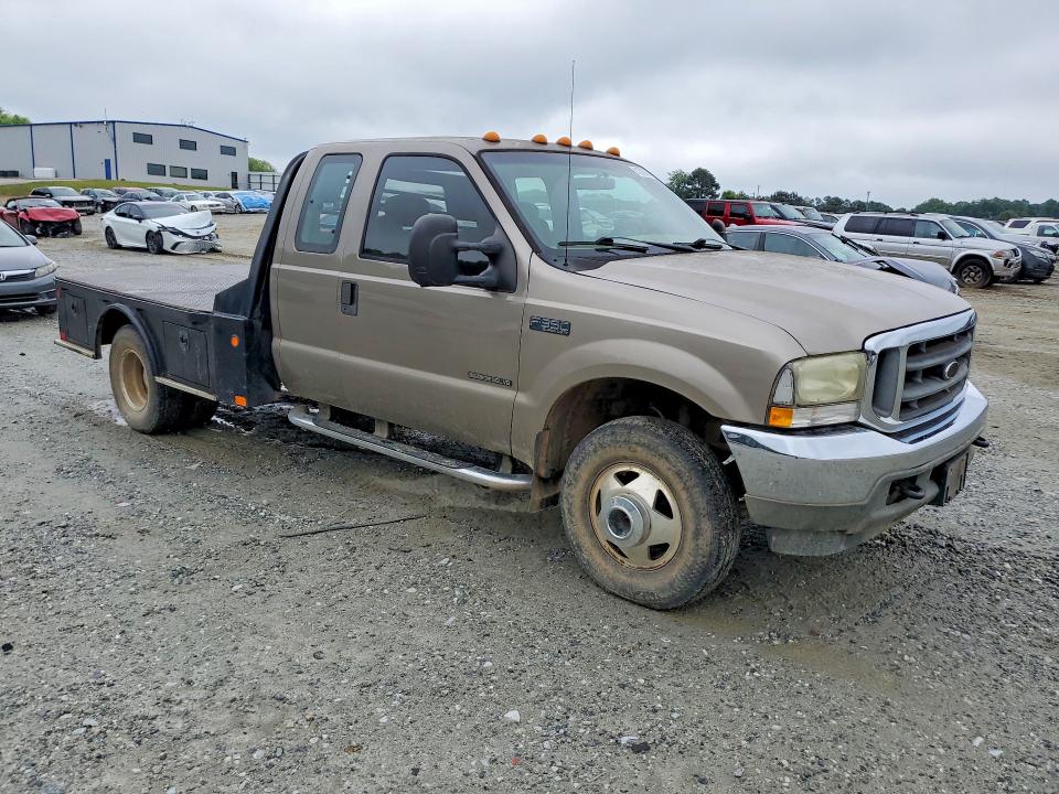 51070076 :رقم المزاد ، 1FDWX37F12EB00613 vin ، 2002 Ford F350 مزاد بيع