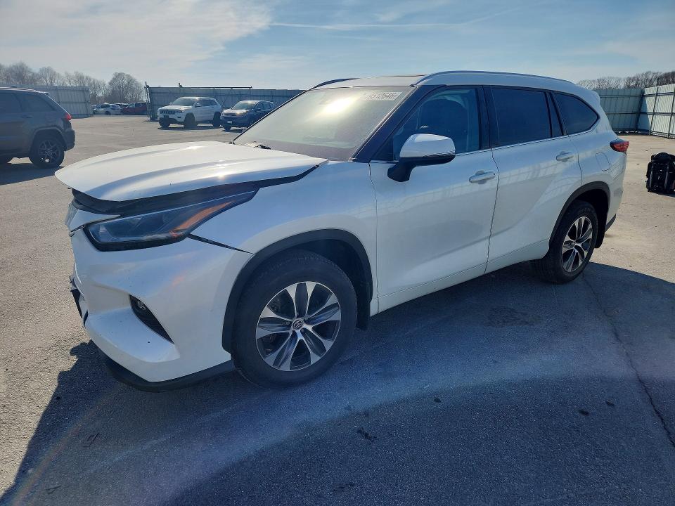 Auction sale of the 2021 Toyota Highlander, vin: 5TDGZRBH6MS130251, lot number: 49512646