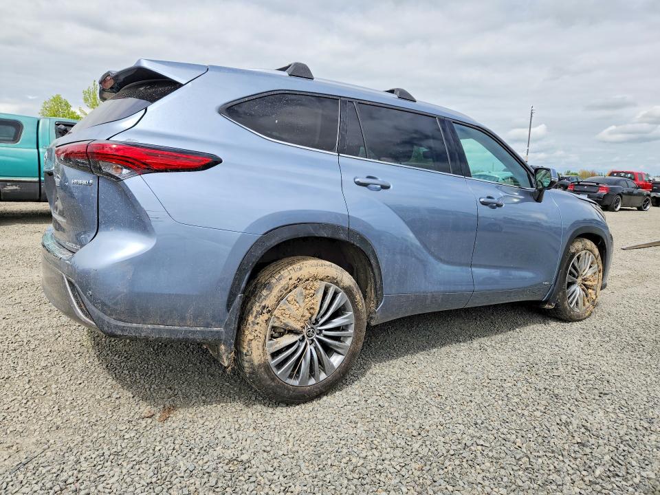 Продажа на аукционе авто 2023 Toyota Highlander Hybrid, vin: 5TDEBRCH6PS107325, номер лота: 51523636