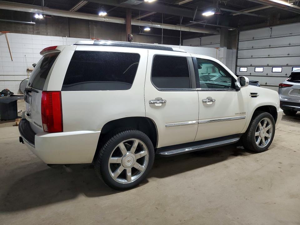 2010 Cadillac Escalade მანქანა იყიდება აუქციონზე, vin: 1GYUKBEF1AR244378, აუქციონის ნომერი: 50424066