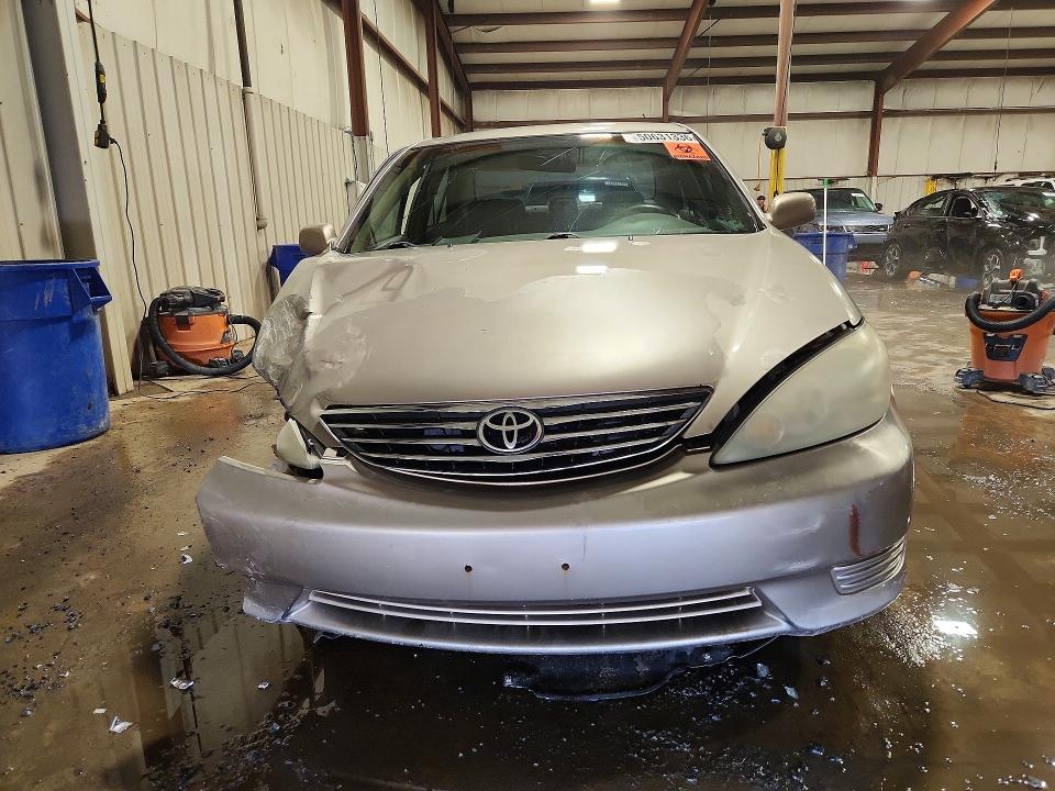 2005 Toyota Camry მანქანა იყიდება აუქციონზე, vin: 4T1BE32K95U381904, აუქციონის ნომერი: 50631336