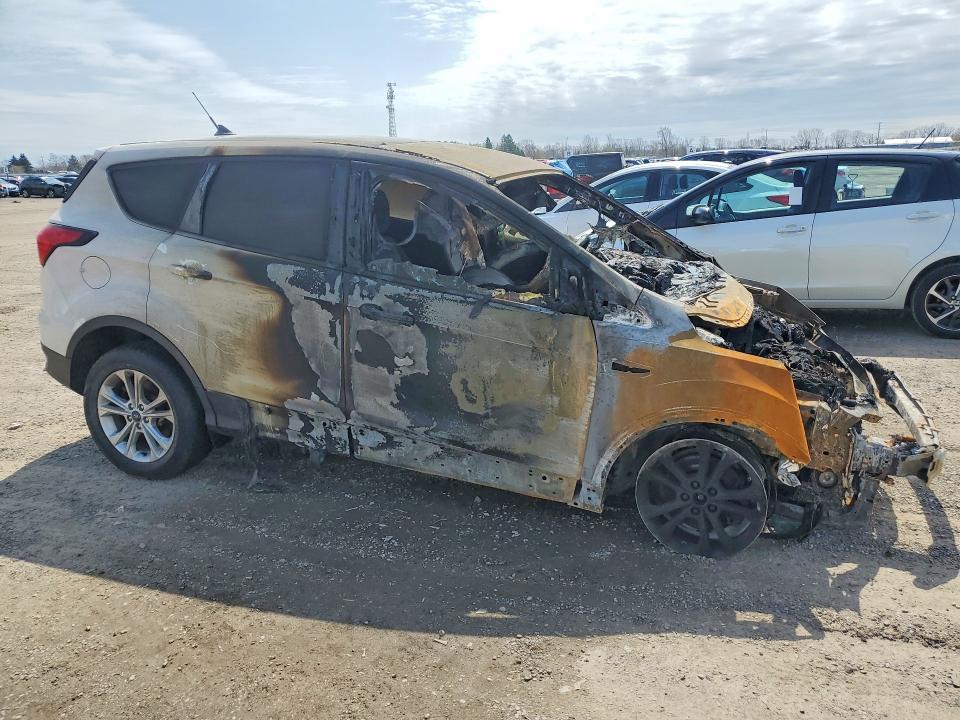 Продажа на аукционе авто 2019 Ford Escape, vin: 1FMCU0GD0KUB37926, номер лота: 50622106