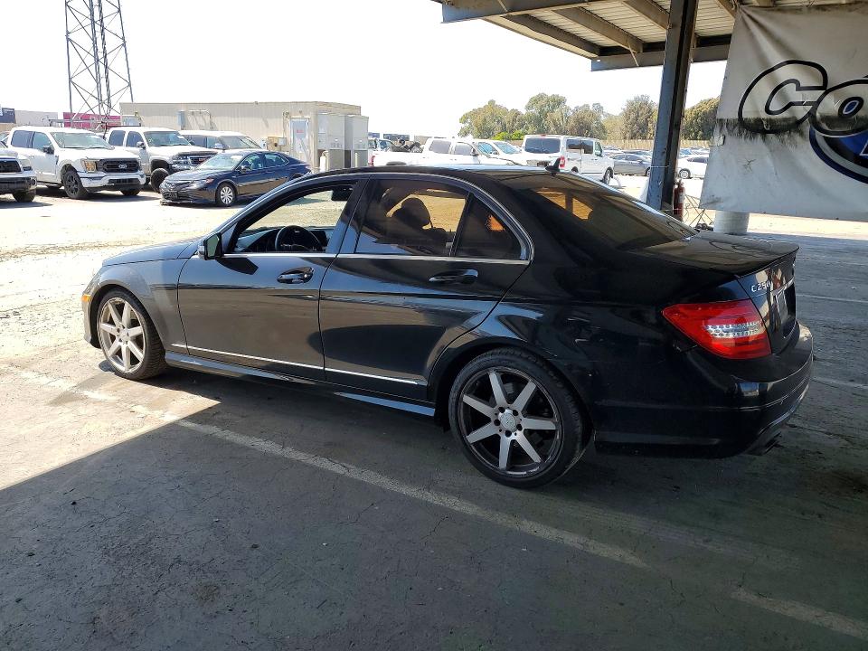 52038326 :رقم المزاد ، WDDGF4HB4EG245060 vin ، 2014 Mercedes-benz C مزاد بيع